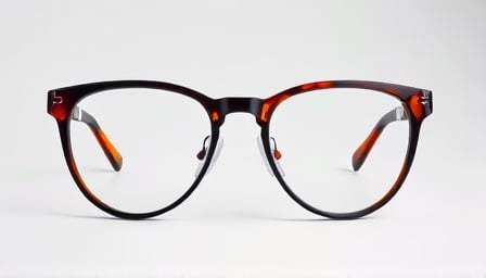 EssilorLuxottica Maintains Stability Amid Market Volatility